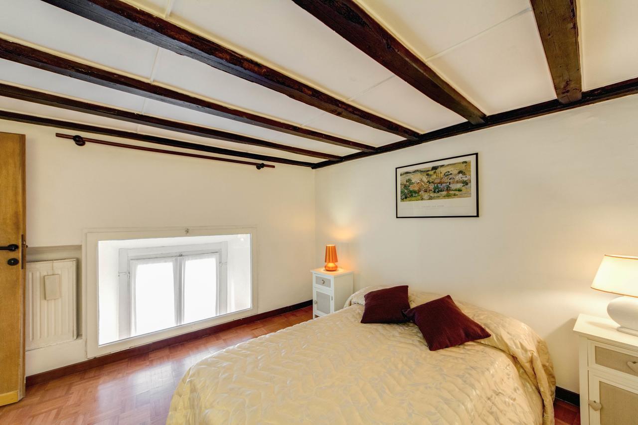 120m² 2 Slaapkamer, 1 Privé Badkamer In Navona Rome