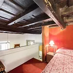 avec 2 chambre(s) de 120 m² et 1 salle(s) de bains privée(s) à Navona